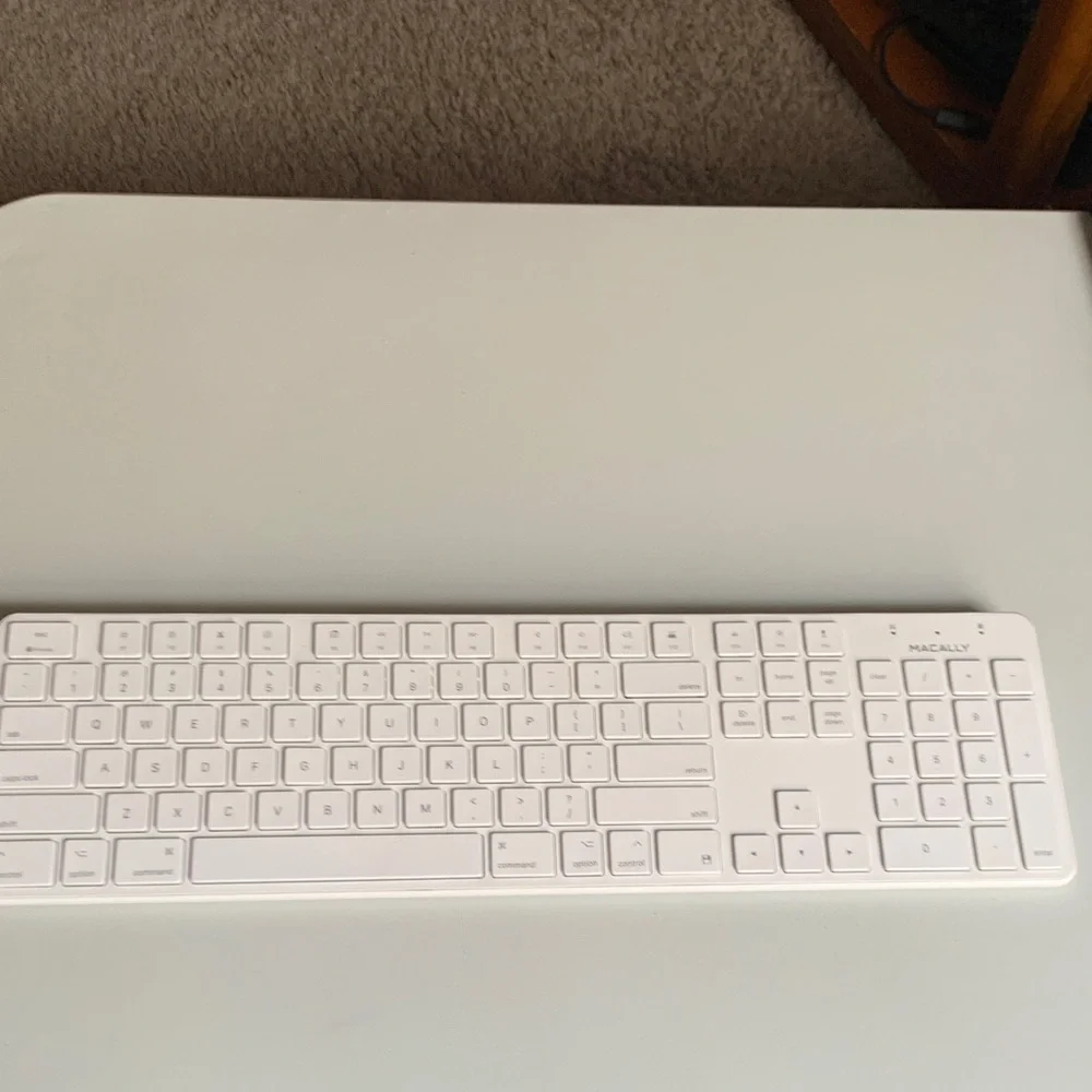 White Wired Keyboard